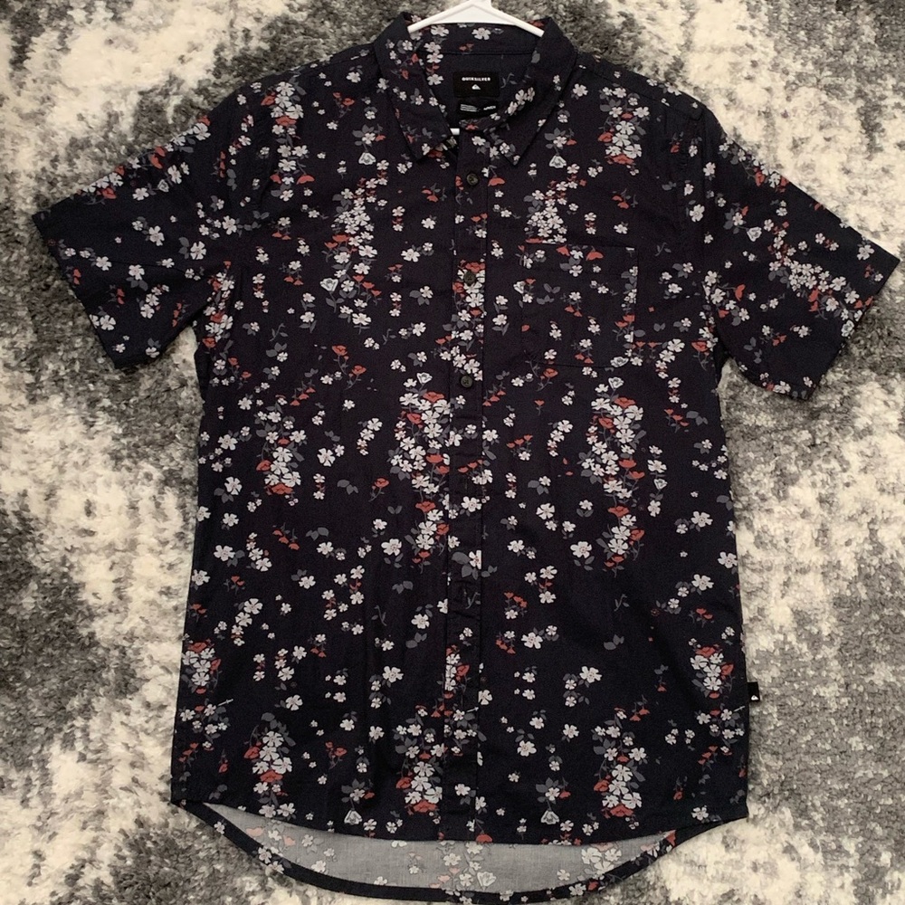 💯Mens QuickSilver Button-Up shirt💯